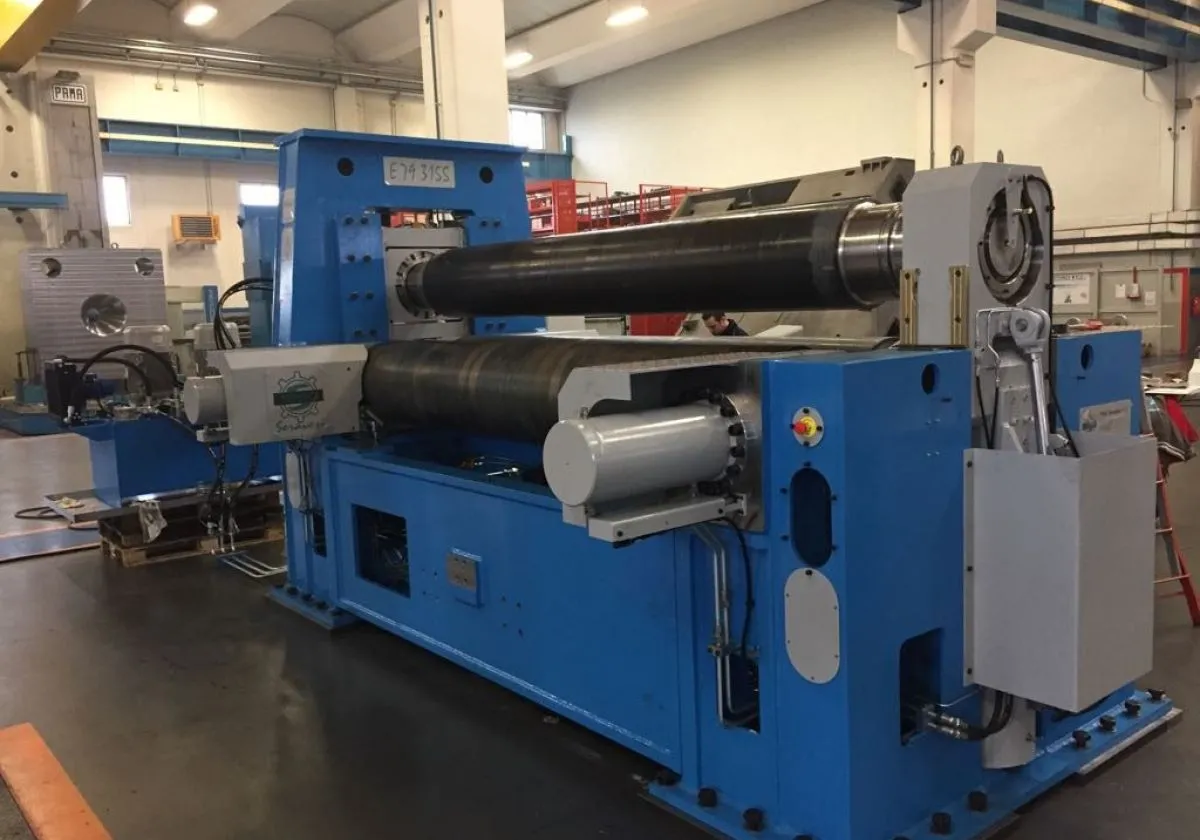 La piegatrice a 3 rulli E79 3155 è stata testata con successo