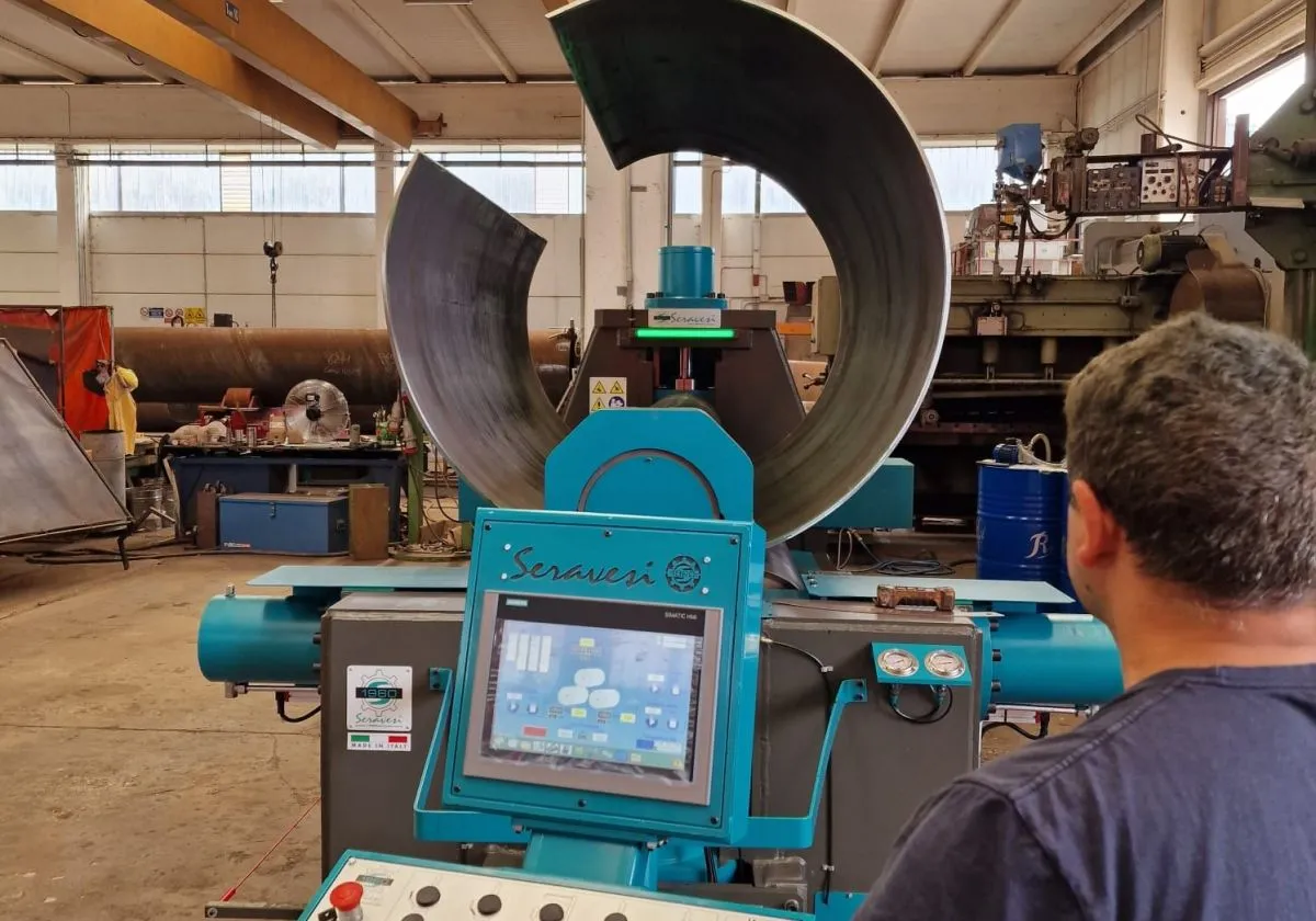 La nostra ultima installazione di Calandra per lamiere a 3 rulli