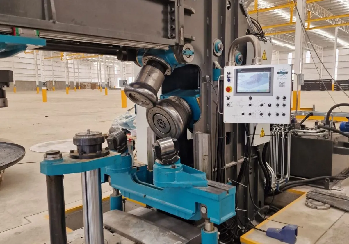 Installazione linea completa per la produzione di fondi bombati